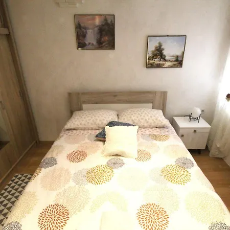 Apartman Estera *
